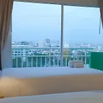 Wiz Hotel 3*