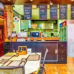 Jolly & Restaurant 4* Pattaya