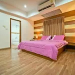 Guest house Jolly & Restaurant Pattaya