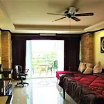 View Talay 5 Studio Apartment - Close To The Beach