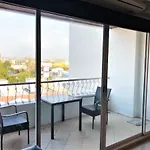 Platinum Suites, Thepprasit Road - Large Top Floor Studio