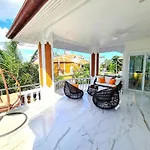 Izzyland Luxury Pool Villa Pattaya Walking Street 5 Bedrooms