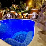 Izzyland Luxury Pool Walking Street