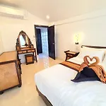 Izzyland Luxury Pool Walking Street Villa