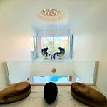 Izzyland Luxury Pool Walking Street Villa