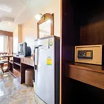 Reddoorz Navin Mansion 3 Hotel 3*