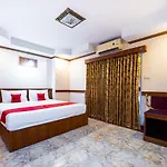 Reddoorz Navin Mansion 3 Hotel 3*