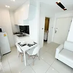 อพาร์ทเม้น Unique In Center Pattaya