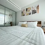 Luxury 1 Bedroom In Amari Residences