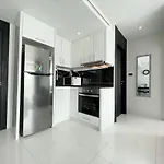 อพาร์ทเม้น Luxury 1 Bedroom In Amari Residences *