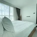 Luxury 1 Bedroom In Amari Residences