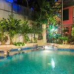 Dreamers Paradise & Hotel