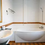 Holiday home 4 Bedroom Town With Private Pool *