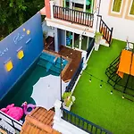 Holiday home 4 Bedroom Town With Private Pool