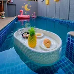 4 Bedroom Town With Private Pool * Pattaya