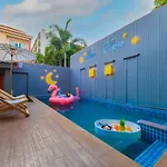 Holiday home 4 Bedroom Town With Private Pool *