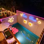 4 Bedroom Town With Private Pool Holiday home