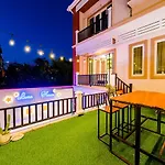 4 Bedroom Town With Private Pool Holiday home *