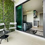 The Base Deluxe Great Location * Pattaya