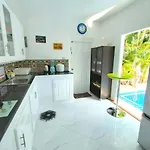 Corner - House Walking Street 4 Bedrooms