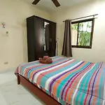 Corner Villa - Pattaya Holiday House Walking Street 4 Bedrooms