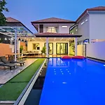 4bd Pool With Jacuzzi - Exquisite Pool A Villa *