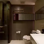 โรงแรม The Sun Xclusive