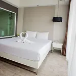 Place Serviced โรงแรม