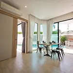 Tropicana Pool Hotel Pattaya