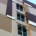 โรงแรม เอพริล สวีืท