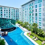 Center By Tech * Pattaya