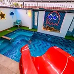 Game Over Pool 4b Walking Street 2 Km วันหยุดที่บ้าน *