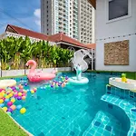 Wongamart Pool Villa