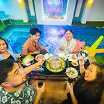 วันหยุดที่บ้าน Game Over Pool 4b Walking Street 2 Km *