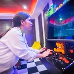 วันหยุดที่บ้าน Game Over Pool 4b Walking Street 2 Km