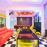 วันหยุดที่บ้าน Game Over Pool 4b Walking Street 2 Km