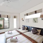 The Chase & Foxlea Villas