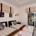 The Chase & Foxlea Villas
