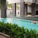 อพาร์ทเม้น The Base Center Of Rooftop Swimming Pool Pattaya