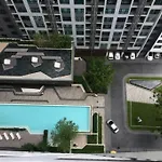 The Base Center Of Rooftop Swimming Pool อพาร์ทเม้น