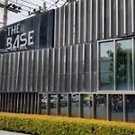 The Base Center Of Rooftop Swimming Pool อพาร์ทเม้น Pattaya