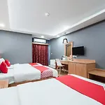 Curve Boutique Hotel