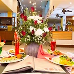 โรงแรม Eastiny Plaza 3*