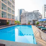 Eastiny Plaza Hotel