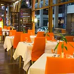 โรงแรม Eastiny Plaza
