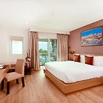 Adelphi Hotel