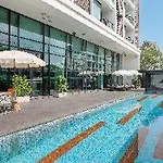 Hotel Tsix5 4*