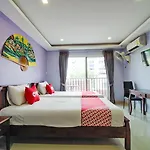 Hotel Patumnak Beach Guesthouse Pattaya