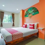 Patumnak Beach Guesthouse