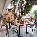 Hotel Patumnak Beach Guesthouse Pattaya